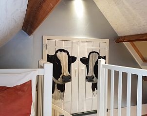 Kunstzinnige details op zolder in Huisje in Oudesluis, vakantiehuis in Noord-Holland.