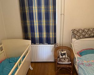 Kinderkamer in Vakantiehuisje in Schoorl, Noord-Holland met vrolijke inrichting.