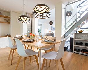 Prachtige zonsondergang bij de kust nabij Huisje in Schoorl, Noord-Holland noord.