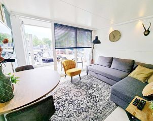 Guest house 510145 - Boat Amsterdam eo - Houseboat with roof terrace and balcony (4 pers) 