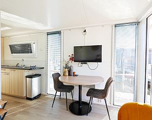 Guest house 510145 - Boat Amsterdam eo - Houseboat with roof terrace and balcony (4 pers) 