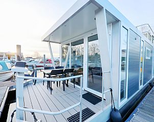 Guest house 510145 - Boat Amsterdam eo - Houseboat with roof terrace and balcony (4 pers) 