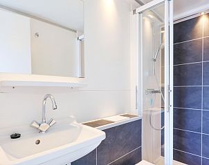 Guest house 510145 - Boat Amsterdam eo - Houseboat with roof terrace and balcony (4 pers) 