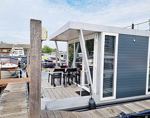 Guest house 510145 - Boat Amsterdam eo - Houseboat with roof terrace and balcony (4 pers) 