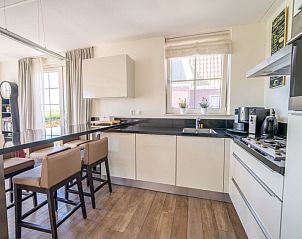 Moderne keuken in Vakantiehuis Munt 4, Uitdam, Amsterdam eo, Noord-Holland met alle benodigde apparatuur.