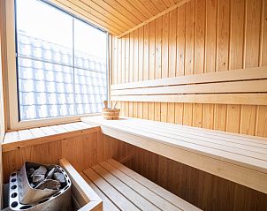 Panoramisch uitzicht op EuroParcs Poort van Amste, Uitdam, Amsterdam eo, met Vakantiehuis Westertoren Sauna 12 en omgeving.