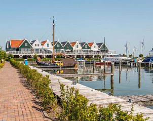 Jachthaven in EuroParcs Poort van Amste, Uitdam, Amsterdam eo, nabij Vakantiehuis Westertoren Sauna 12.