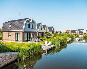 Rustieke waterkant bij Vakantiehuis Florijn 6, Uitdam, Amsterdam eo, Noord-Holland.