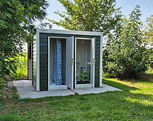 Buitenfaciliteiten van Huisje in Broek in Waterland, vakantieaccommodatie met eigen sanitair, Amsterdam eo, Noord-Holland.