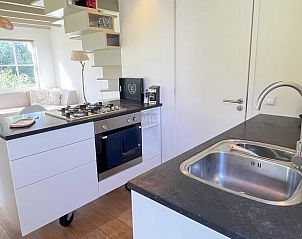 Moderne keuken in Vakantiehuis in Broek in Waterland, Amsterdam eo, Noord-Holland.