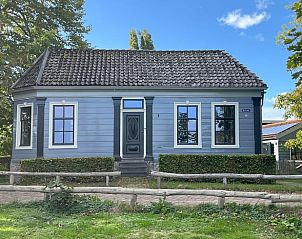 Charmante gevel van Vakantiehuis in Broek in Waterland, Amsterdam eo, Noord-Holland.