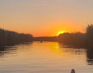 Prachtige zonsondergang nabij vakantiehuis in Broek in Waterland.