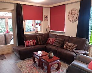Stijlvolle zithoek in Vakantiehuis in Nutter, Twente, ideaal voor ontspanning in Overijssel.