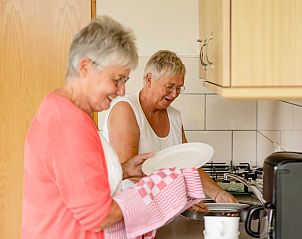 Keukenmoment in vakantiehuis Huisje in Den Ham, gelegen in Twente, Overijssel.