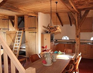 Ruime keuken en eetkamer in Huisje in Hezingen, vakantieaccommodatie in Hezingen, Twente, Overijssel.