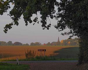 Prachtig uitzicht op de omgeving van vakantiehuisje in Geesteren, met velden en natuur in Twente, Overijssel.