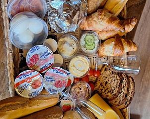 Uitgebreid ontbijt in vakantiehuisje in Geesteren, geniet van lokale lekkernijen in Twente, Overijssel.