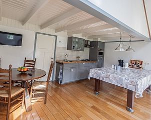 Gezellige keuken en eetruimte in vakantieboerderijtje-achterhoek-twente.nl in Geesteren, Twente, ideaal voor familiediners.