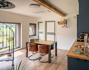 Eethoek en keuken in Vakantiehuisje in Ambt Delden, Twente, Overijssel.