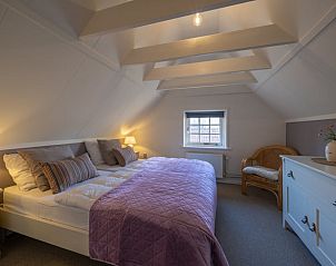 Ruime slaapkamer met veel licht in Huisje in Haaksbergen, Twente, Overijssel.