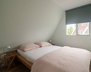Comfortabele slaapkamer met tweepersoonsbed in Vakantiehuisje in Haaksbergen, voor een goede nachtrust in Twente, Overijssel.