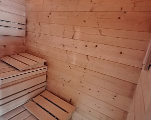 Houten sauna in Vakantiehuisje in Haaksbergen, voor ultieme ontspanning in Twente, Overijssel.