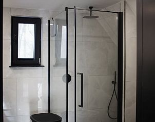 Moderne douche in Huisje in Enschede, vakantiehuis in Overijssel.