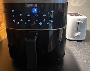 Handige keukenapparatuur in Vakantiehuis in Enschede, voor een comfortabel verblijf in Twente, Overijssel.