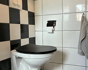 Stijlvolle badkamer in Huisje in Enschede, vakantieaccommodatie in Twente.