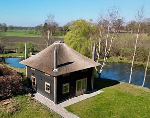 Luchtfoto van Vakantiehuis in Notter, omringd door natuur in Twente, Overijssel.
