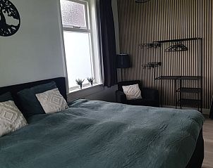 Ruime slaapkamer in Vakantiehuisje in Daarle met moderne inrichting in Twente, Overijssel.