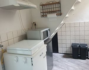 Handige bijkeuken in Vakantiehuisje in Daarle met moderne apparatuur in Twente, Overijssel.