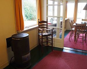 Gezellige eetruimte in Huisje in Tubbergen, ideaal vakantiehuis in Twente, Overijssel.