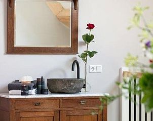 Badkamer details in Huisje in Tubbergen, vakantiehuis in Twente, Overijssel.