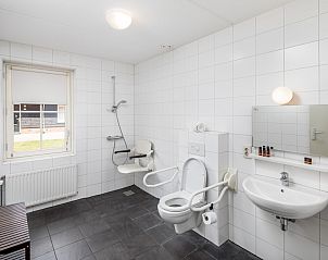 Entspannen Sie sich in der luxurisen Sauna von Twentse Hoeve 14, einem Ferienhaus im ruhigen Hoge Hexel, Twente, Overijssel.