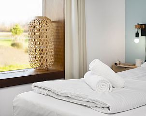 Slaapkamer met twee eenpersoonsbedden in Sallandse Heuvelrug vakantiehuis 6B, Hoge Hexel, Overijssel.