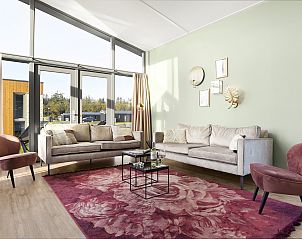 Gezellige zithoek in Sallandse Heuvelrug bungalow, Hoge Hexel, Overijssel.