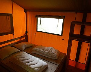 Verblijf 525310 - Tenthuis Twente - Safaritent 6 personen incl. sanitair aan het meer