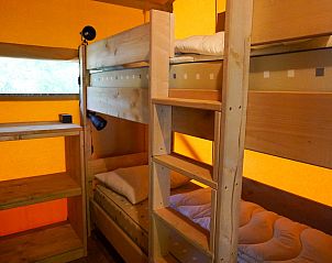 Verblijf 525310 - Tenthuis Twente - Safaritent 6 personen incl. sanitair aan het meer