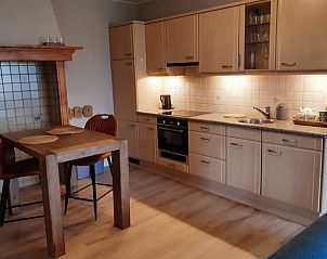 Moderne keuken in Vakantiehuis in De Pollen, Vriezenveen, Twente, volledig uitgerust voor koken.