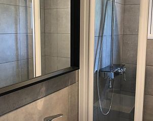 Stilvolles Badezimmer im Ferienhaus in Holten, Komfort in den Wldern von Salland, Overijssel.