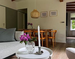 Stijlvolle eetruimte in Huisje in Hellendoorn, vakantiehuis in Hellendoorn, Overijssel.