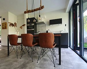 Moderne keuken in Huisje in Hellendoorn vakantiehuis in Salland, Overijssel