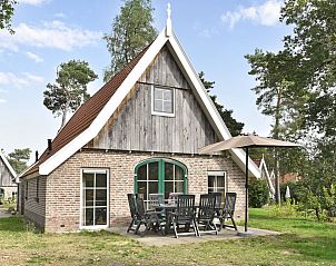 Guest house 533215 • Bungalow Salland • Landgoed De Hellendoornse Berg | 8-persoons bungalow | 8C 