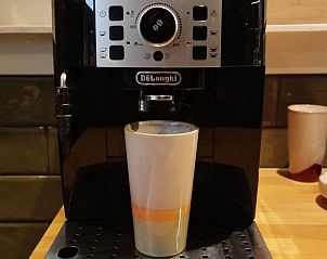 Koffiehoek in Vakantiehuisje in Wesepe, ideaal voor koffieliefhebbers in Salland, Overijssel.