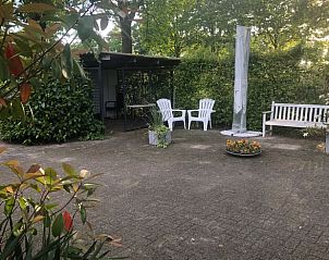 Ruhiger Garten mit Sitzgelegenheit im Haus in Lettele, Ferienhaus in Salland, Overijssel.