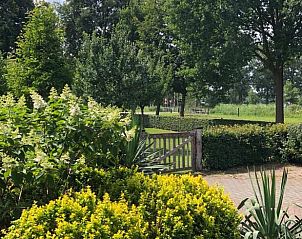 Grner Eingang zum Cottage in Lettele, Ferienhaus in ruhiger Lage in Lettele.