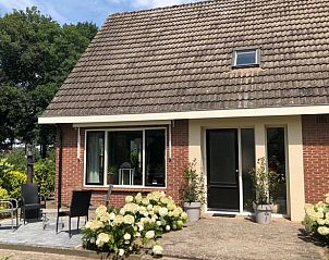 Sonnige Terrasse am Huisje in Lettele, Ferienhaus in Lettele, Overijssel.