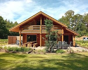 Vacation home in Ommen with spacious veranda, located in the natural surroundings of the Vecht region, Overijssel.