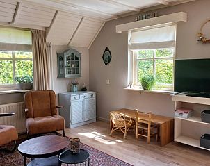 Moderne woonkamer in Het Ommetje Ommen, vakantiehuis in de Vechtstreek, Overijssel.